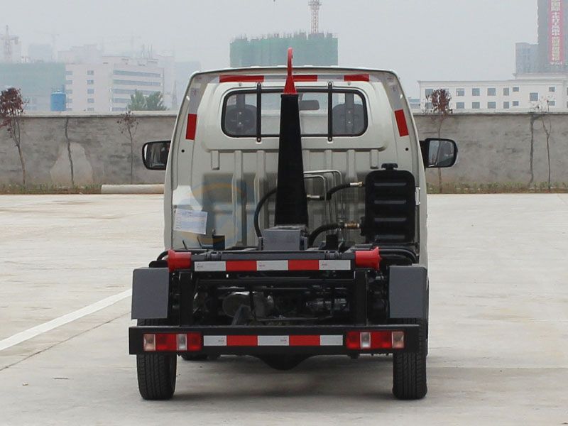 長(zhǎng)安勾臂垃圾車