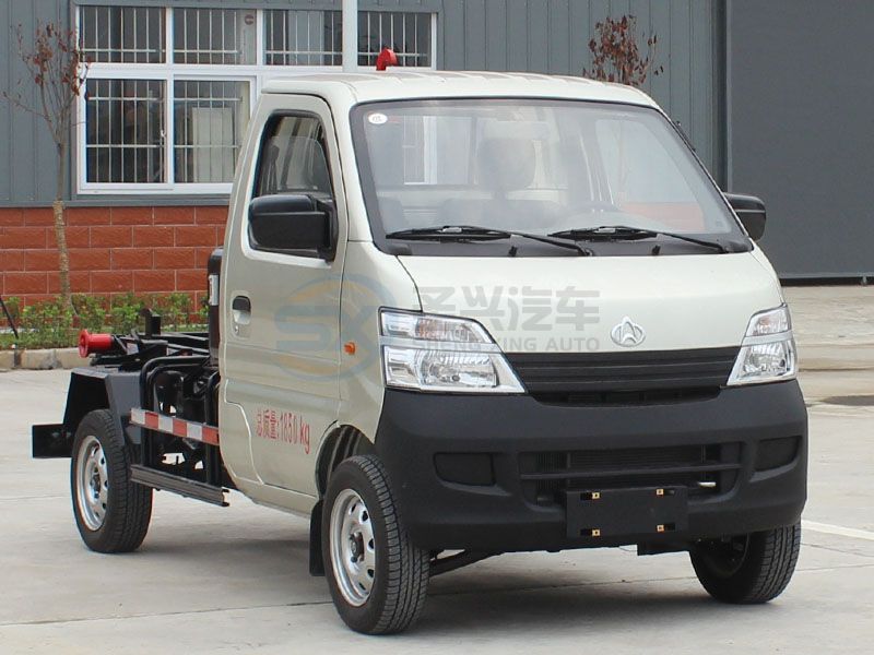 長(zhǎng)安勾臂垃圾車