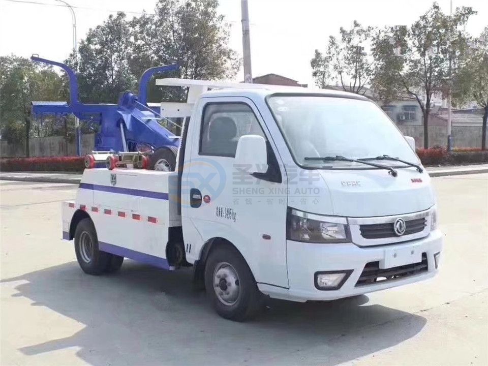 東風逸圖拖吊聯(lián)體清障車