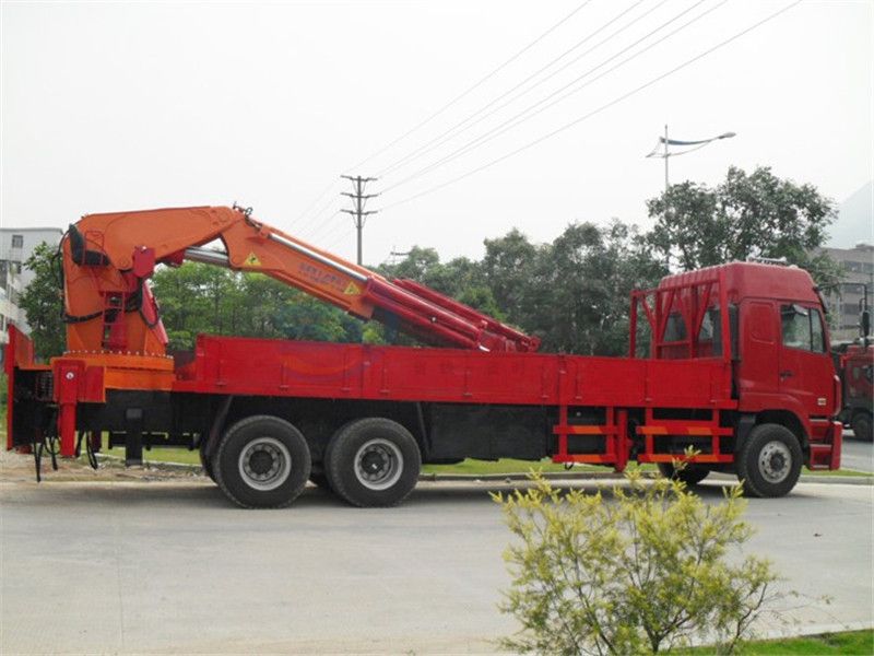 重汽豪沃50噸隨車(chē)吊