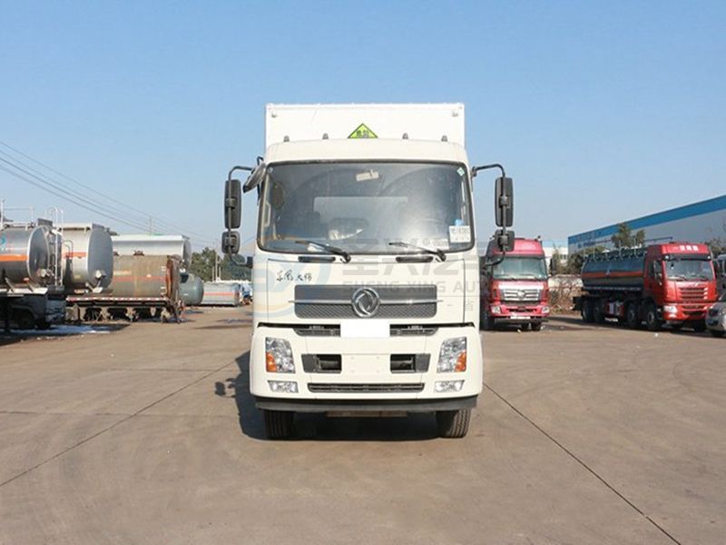 東風(fēng)天錦6米2/6米5爆破器材運輸車