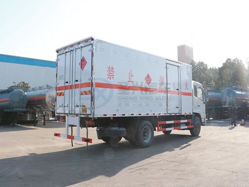 東風(fēng)天錦6米2/6米5爆破器材運輸車
