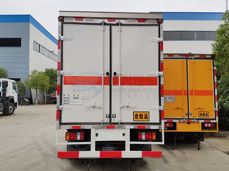 江鈴順達(dá)爆破器材運輸車