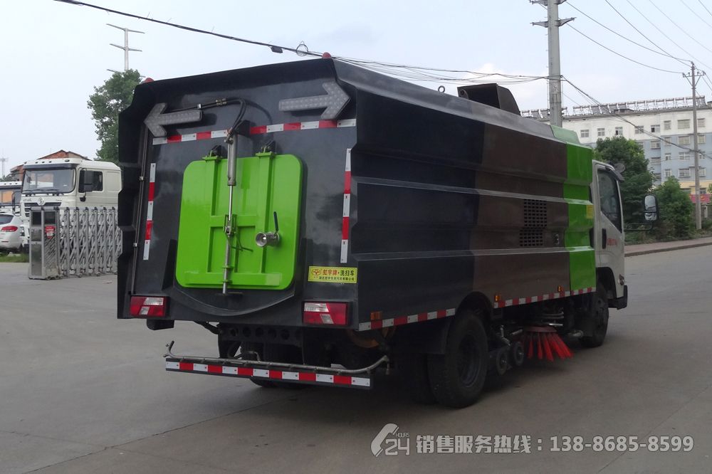 江鈴凱銳4+4方洗掃車