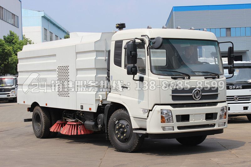 東風(fēng)天錦掃路車(chē)