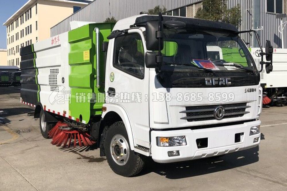 東風(fēng)大多利卡8噸掃路車(chē)