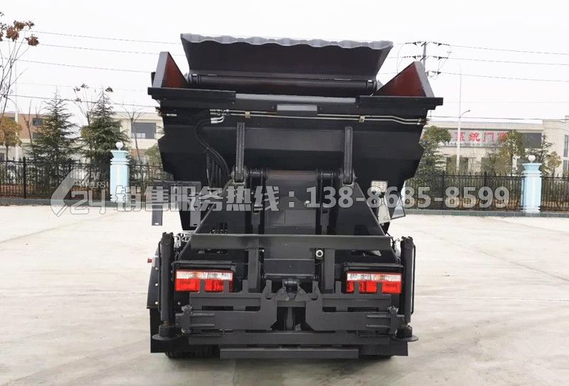 國(guó)六東小多利卡后高位翻桶無(wú)泄漏垃圾車