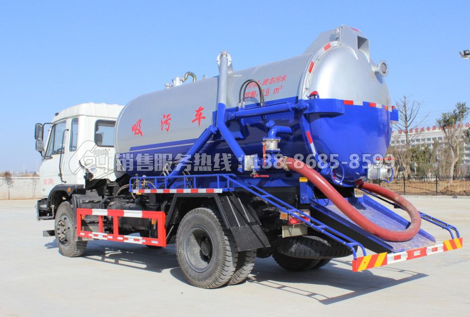 東風(fēng)153型10m3吸污車