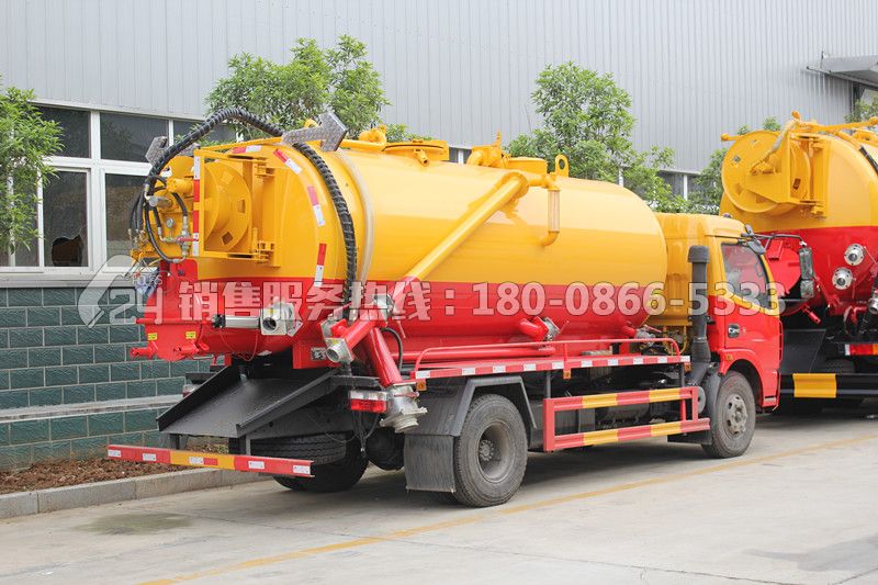 東風(fēng)多利卡D7清洗吸污車(chē)一體罐8方