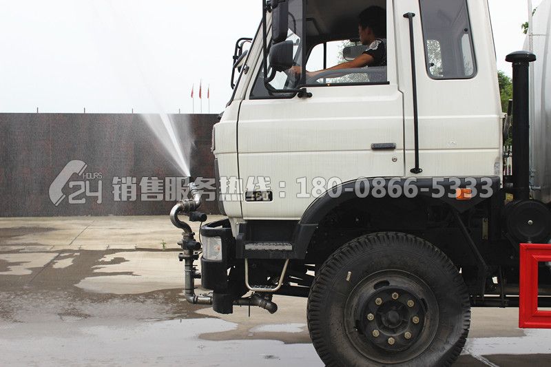 東風(fēng)145老款12方灑水車-帶前自動炮