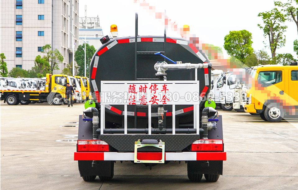 東風(fēng)D6多利卡灑水車5方
