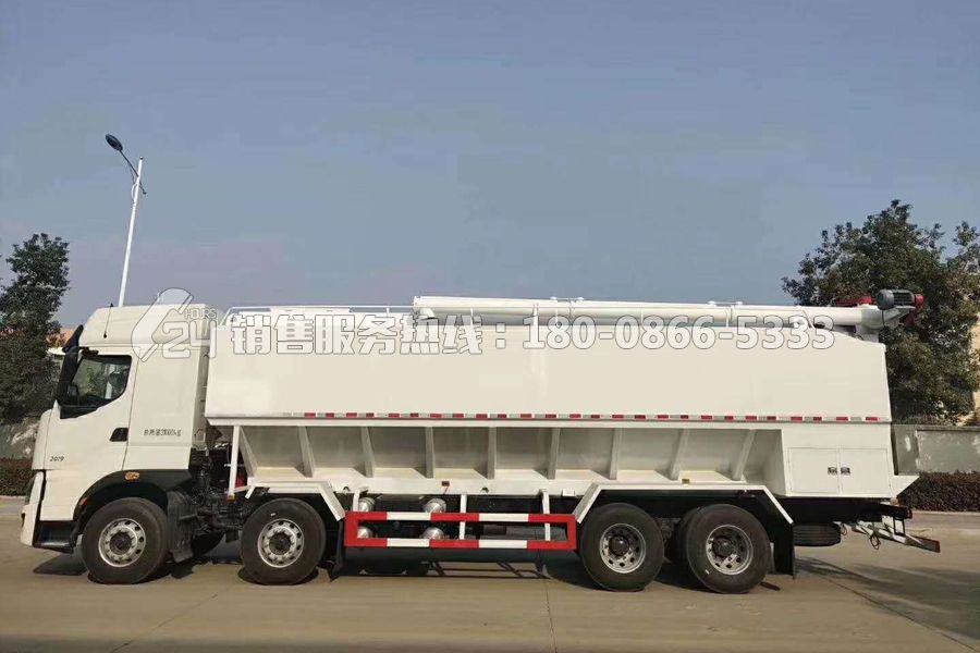 東風(fēng)柳汽乘龍H7散裝飼料車(chē)40方
