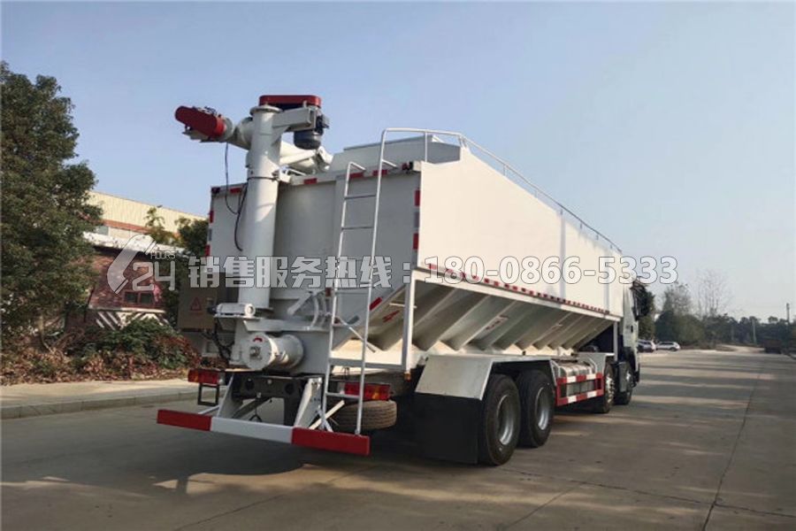 東風(fēng)柳汽乘龍H7散裝飼料車(chē)40方
