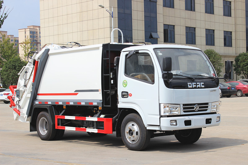 東風多利卡5方后裝壓縮垃圾車