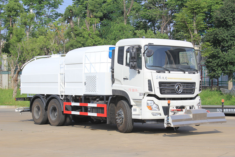 東風天龍后雙橋路面高壓清洗車