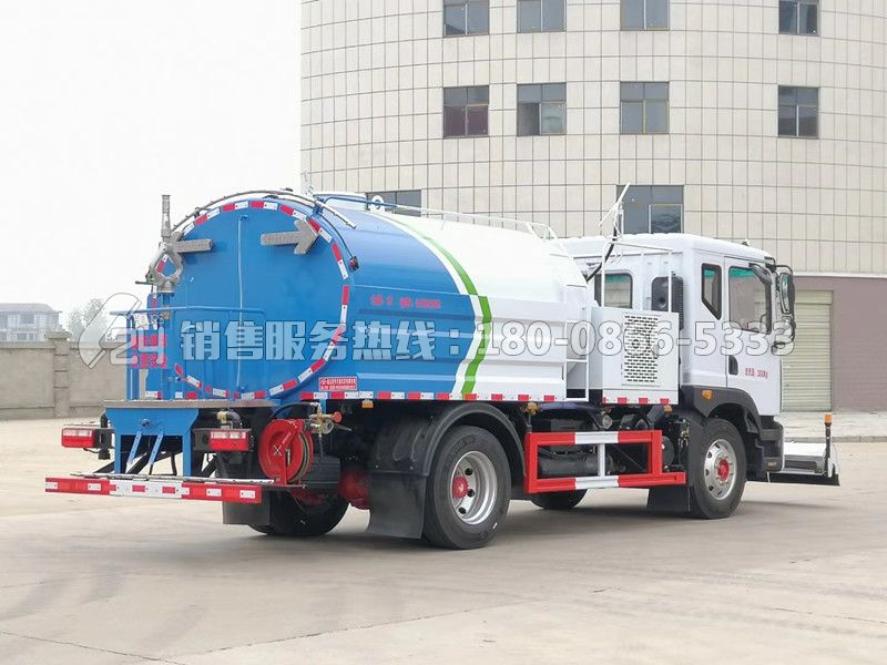國六-東風(fēng)多利卡D9路面清洗車