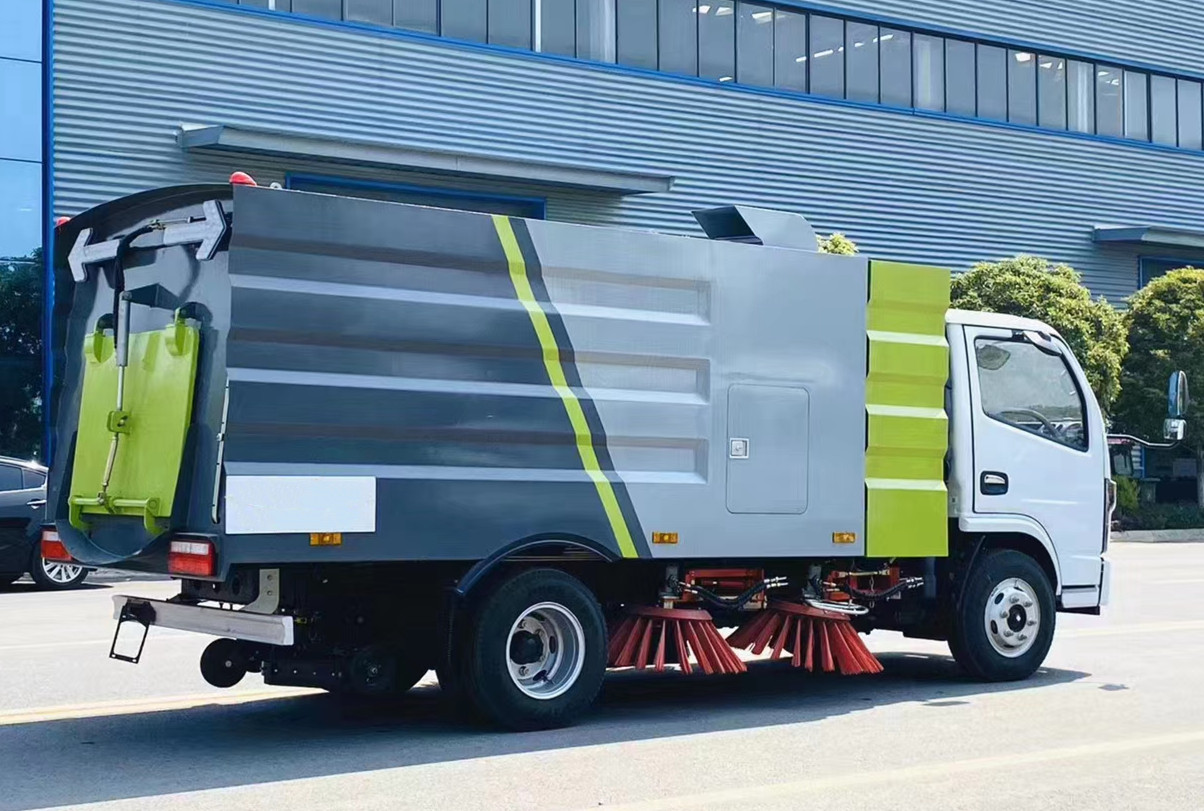 東風(fēng)多利卡掃路車(chē)1.5+4方