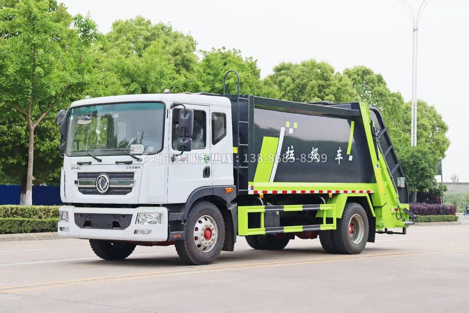 東風(fēng)多利卡D9壓縮式垃圾車13方