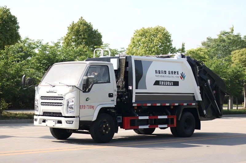 江鈴順達壓縮式垃圾車6方