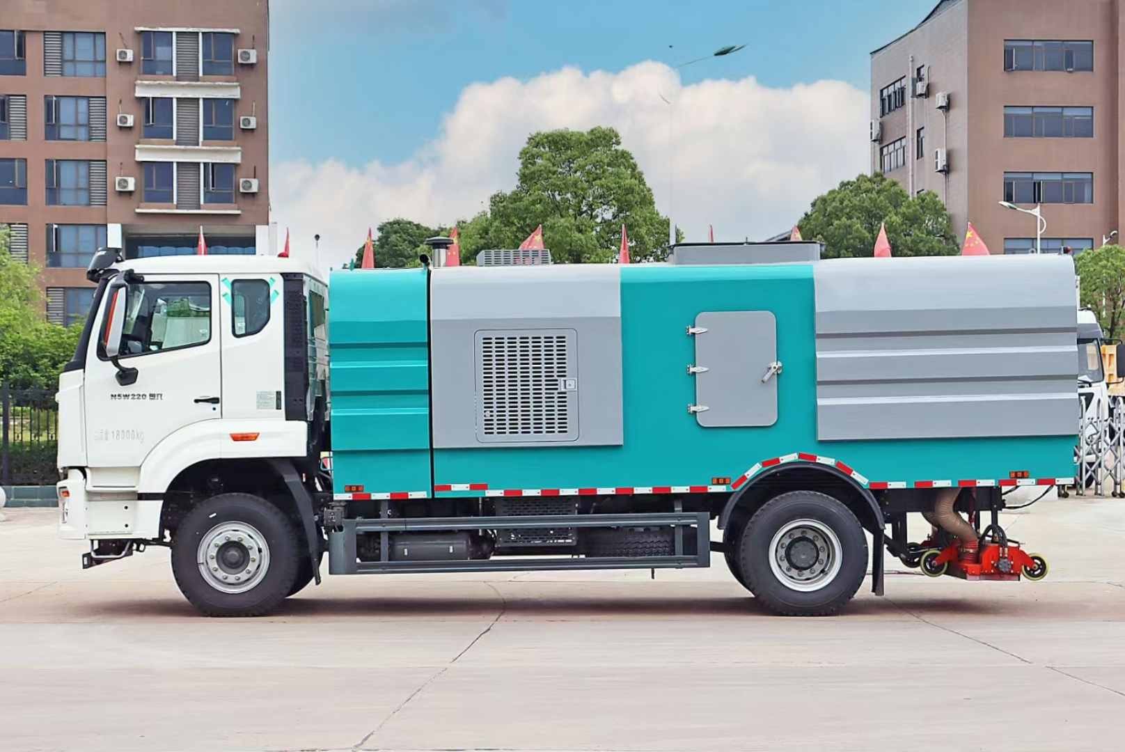 中國(guó)重汽豪沃吸塵車(chē)