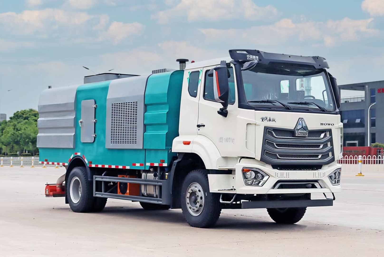 中國(guó)重汽豪沃吸塵車