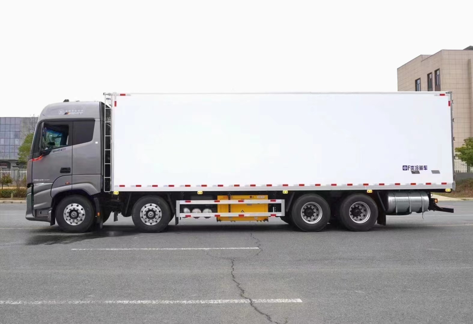 福田歐曼銀河9米6冷藏車(chē)