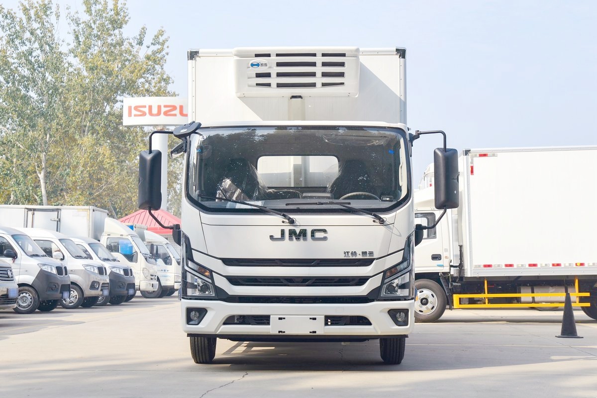 江鈴新凱運(yùn)寬體冷藏車4.02米