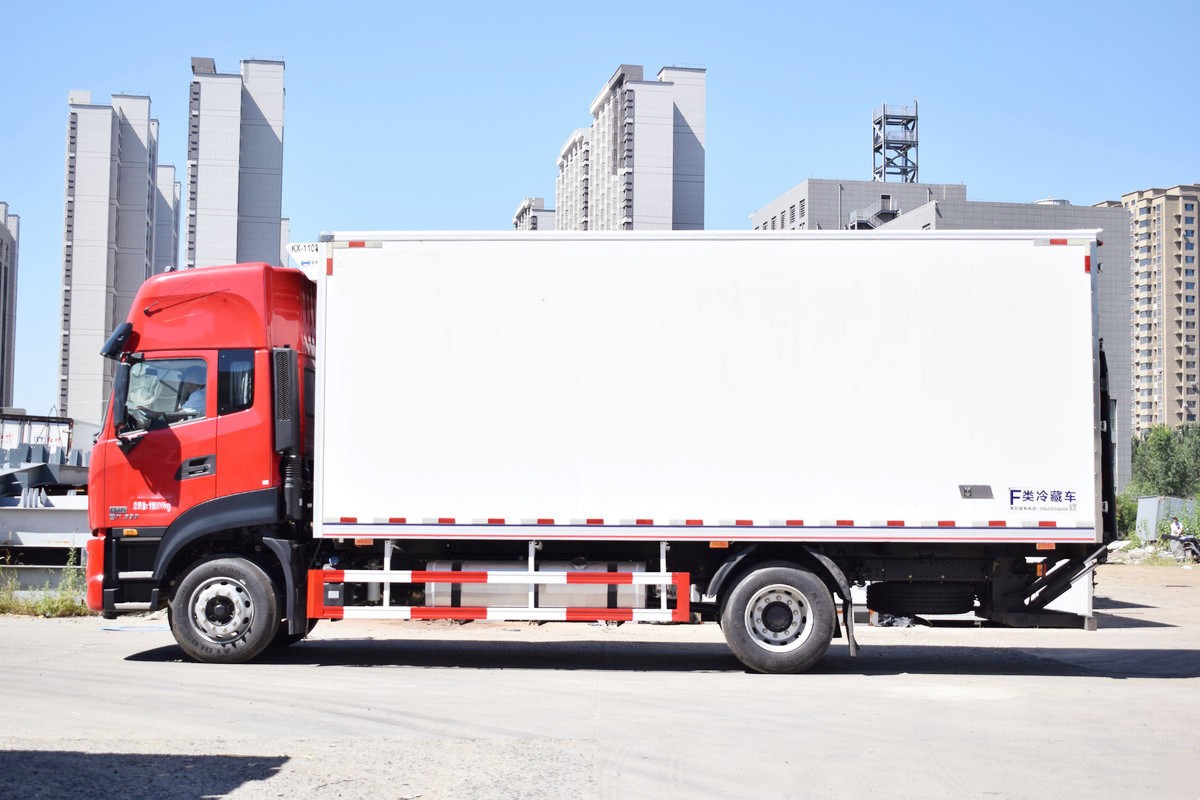 東風(fēng)天錦plus冷藏車(chē)6.8米