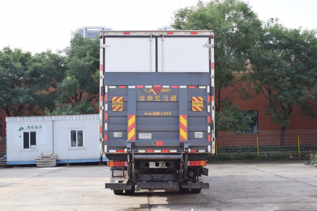 東風(fēng)天錦plus冷藏車(chē)6.8米