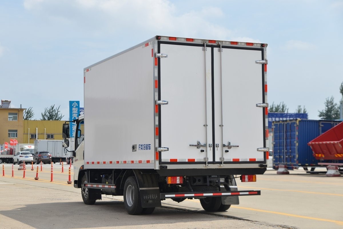 重汽HOWO悍將冷藏車(chē)4.1米