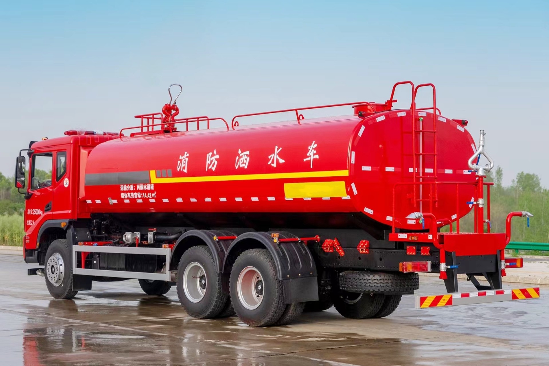 東風(fēng)華神DV5后雙橋消防灑水車(chē)