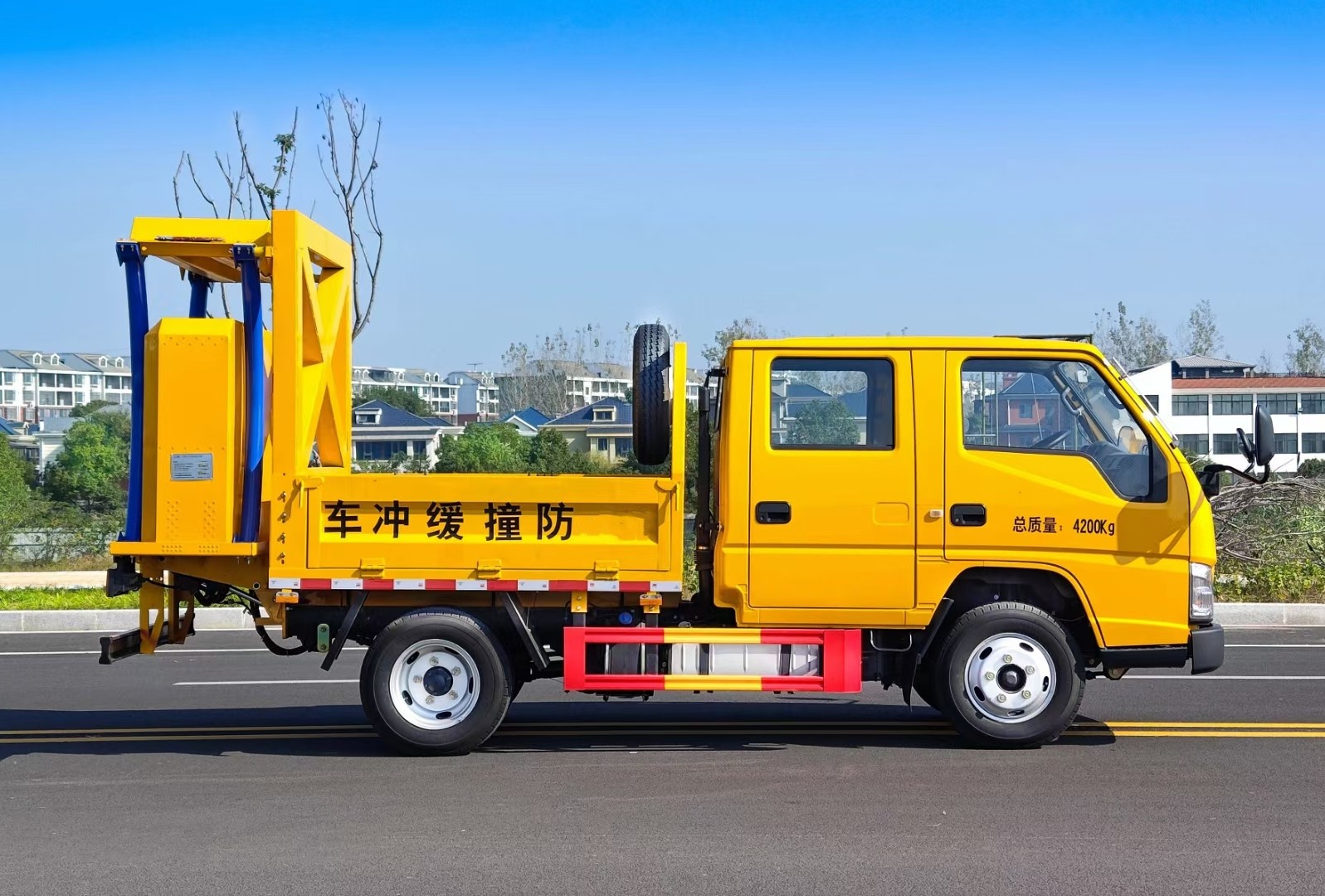 江鈴新順達(dá)防撞緩沖車(chē)70K