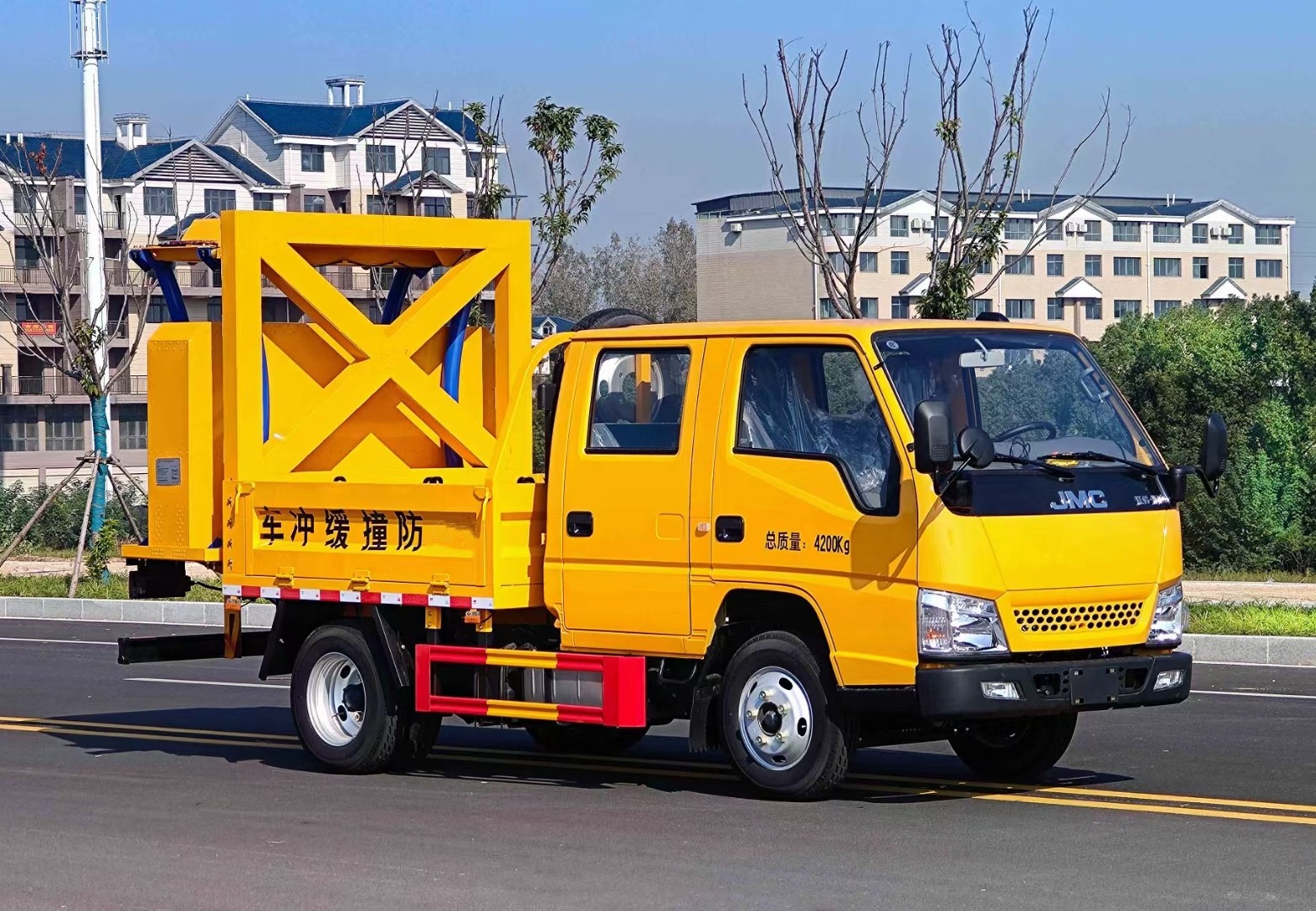 江鈴新順達(dá)防撞緩沖車(chē)70K