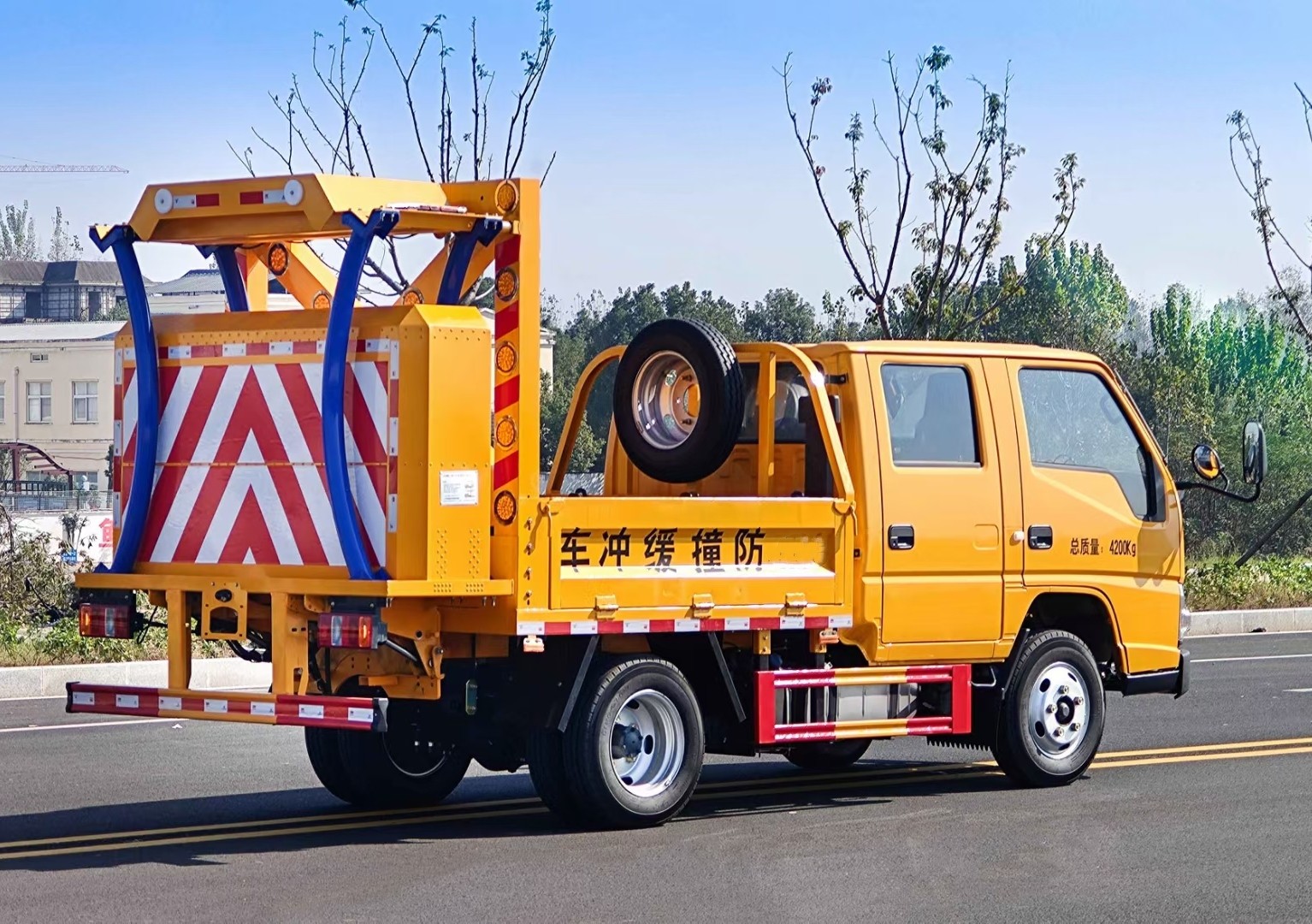 江鈴新順達(dá)防撞緩沖車(chē)70K