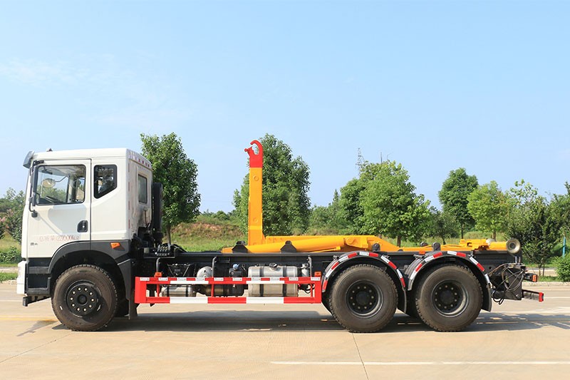 東風華神T5后雙橋套臂垃圾車 20噸
