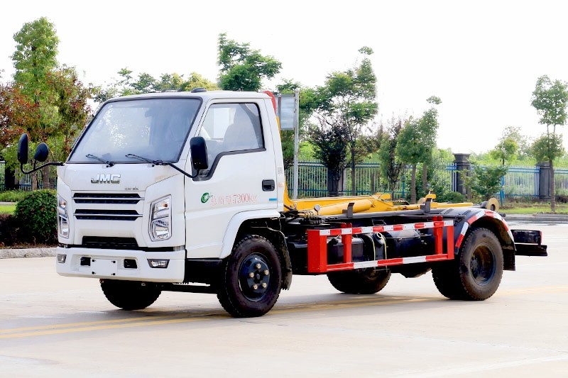 江鈴順達(dá)勾臂垃圾車(chē) 5方