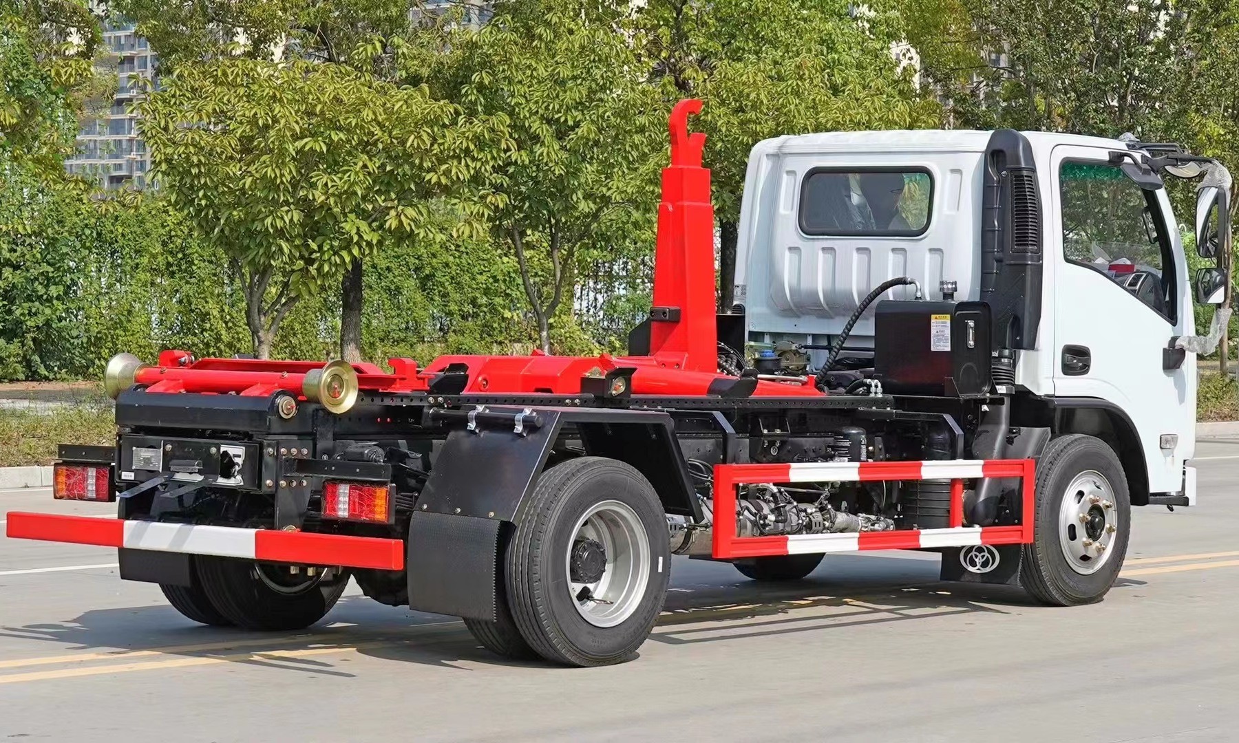 三環(huán)創(chuàng)客藍牌(地下室)勾臂垃圾車 7方建筑垃圾箱  