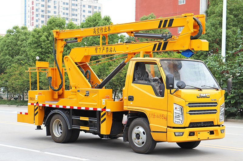 江鈴順達13.5米高空作業(yè)車
